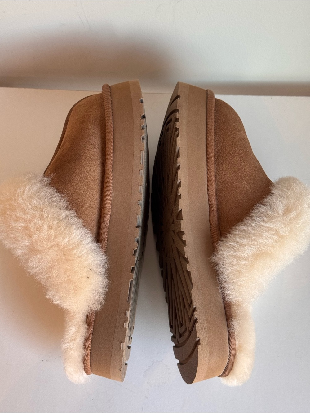 UGG Disquette Platform Chestnut Suede Sheepskin Collar Slipper Size 8 - Picture 8 of 13